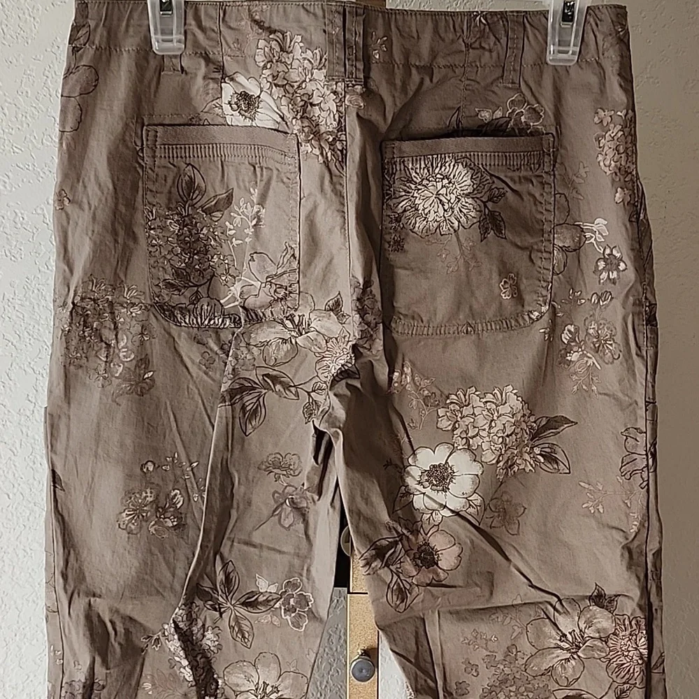 Democracy Floral Tan Cropped Jeans - Picture 8 of 8
